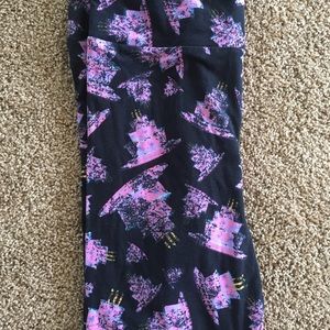 Women’s LuLaRoe Birthday Cake Leggings